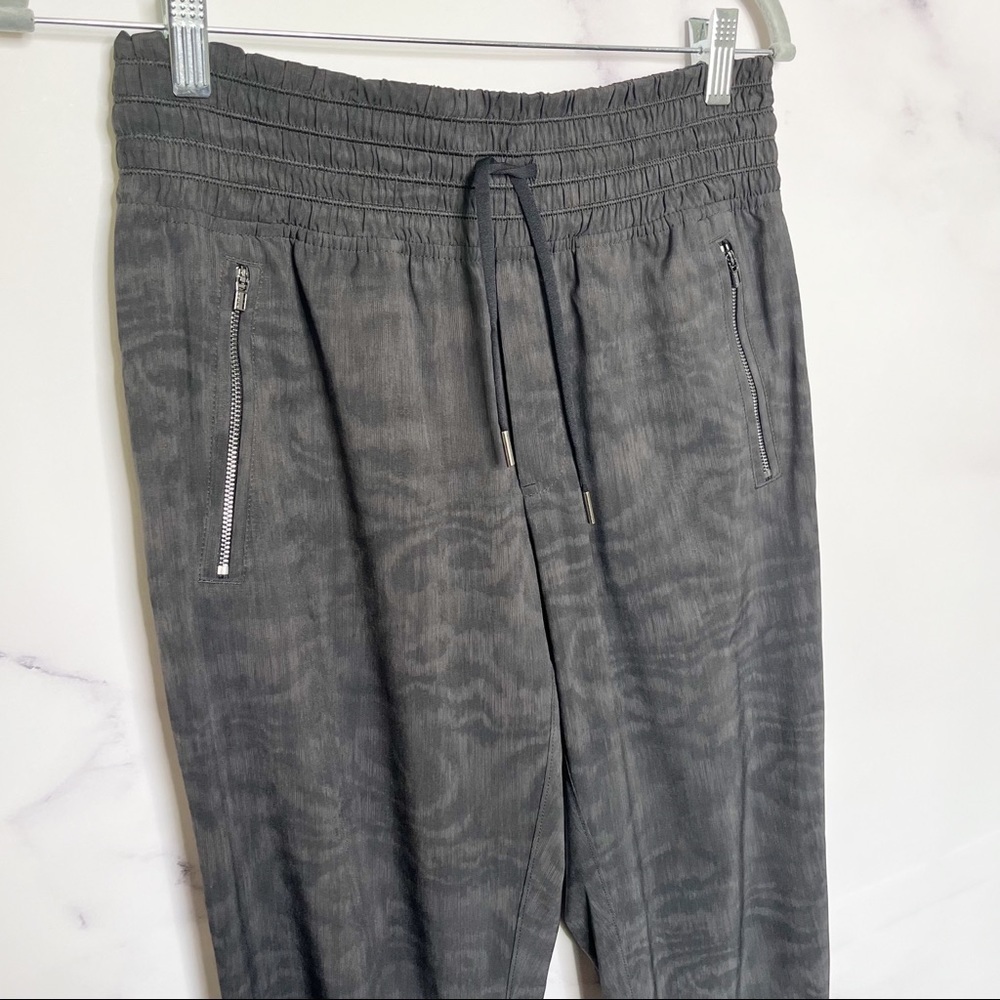Athleta Camden Printed Jogger Pant in Black Moire - Picture 8 of 16